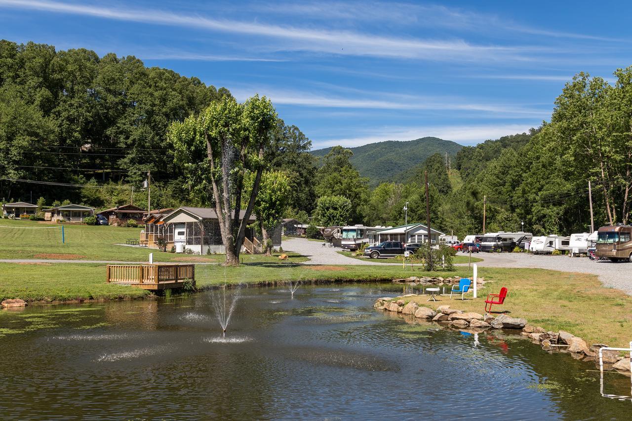 Fort Tatham Rv Resort Sylva Eksteriør billede