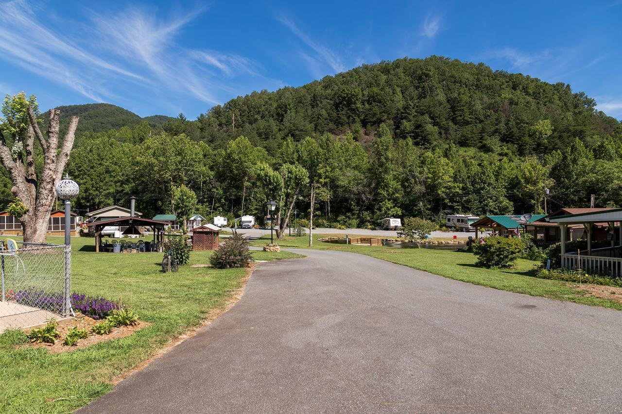 Fort Tatham Rv Resort Sylva Eksteriør billede